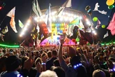 Glastonbury fans fume at 'disgusting' bar prices as festivalgoers spot key change