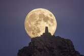 Stunning moonrise captured over Shropshire ahead of 'Beaver Moon'