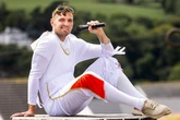 UK Elvis fan beats world record by singing non-stop for 43 hours