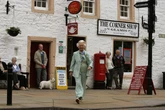 Royal heartbreak as late Queen's cousin dies at home