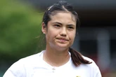 Emma Raducanu forced to change clothes after causing anger at Wimbledon