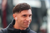 Two-month Emi Martinez prediction lands after Aston Villa star's failed Man United transfer