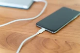 Experts warn phones should 'never' be charged to 100%