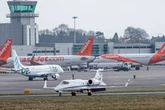 Airline pilot warns passengers never to sit on plane with items in back pocket