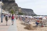 UK tourists in Gran Canaria and Tenerife issued '11am to 5pm' warning