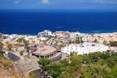 UK tourists in Tenerife urged to be aware of 'scam' warning this summer