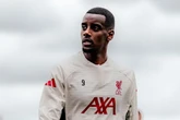Alexander Isak admission from Arne Slot speaks volumes after Mo Salah’s problem with signings