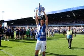 Lukas Jutkiewicz addresses Birmingham City players in dressing room after final game