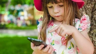 Cómo proteger a tus hijos en redes sociales sin espiarles el móvil