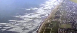 Offenbar stärkstes Erdbeben seit Fukushima Tsunamiwelle erreicht Japan – Alarm in den USA herabgestuft