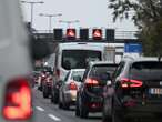 Bauarbeiten während der Herbstferien Lange Staus auf Berlins Straßen – zwei Stunden mehr auf der A100