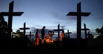 Brasil se aproxima de 500 mil mortes com Covid em alta e meses distante de impacto da vacinação