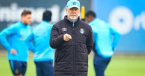 Torcida do Grêmio fica na bronca com Mano Menezes