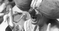 Documentário revela troca de socos entre intérpretes do Bozo nos corredores do SBT