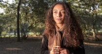 Alice Carvalho reflete sobre representatividade em novela do Globoplay: 'Devolver algo para o meu povo'