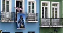 Ocupada há 17 anos, varanda de Michael Jackson é fechada em Salvador após ordem judicial
