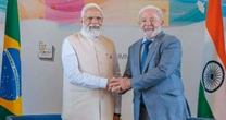 Em meio a tarifaço de Trump, Lula e premiê da Índia trocam informações sobre Pix e exaltam Brics