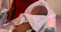 Bebê morre três meses após mãe falecer no parto; família denuncia negligência médica