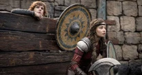 "As pessoas odeiam inclusão": Atriz que interpreta Astrid em Como Treinar o Seu Dragão live-action reage aos ataques contra sua escalação