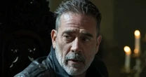 Ator de The Walking Dead comeu baratas nas filmagens de spin-off: "Todo mundo sabia, menos eu"