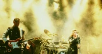 Ex-INXS ainda tem dúvidas sobre a morte de Michael Hutchence: 'Quem sabe o que aconteceu?'