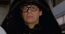 Lembra dele? Ator de clássicos, Rick Moranis confirma retorno aos cinemas após 30 anos afastado