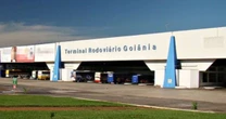 GO: Motorista de ônibus é preso após 'passar a mão' em adolescente durante viagem