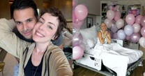 Fabiana Justus celebra 14 anos de casamento e um ano da pega da medula óssea: 'Isolada'