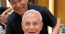 Jassa, cabeleireiro de Silvio Santos, cuida dos cabelos de Paulo Maluf, de 93 anos