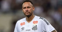Pegou mal! Com o Santos na pior, Neymar tem atitude polêmica no vestiário, é ignorado por jogadores e web crava: 'Não suportam mais ele'