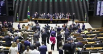 'Adultização': projeto de lei sobre proteção de crianças nas redes tramita desde 2022