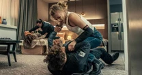 Top 1 em 68 países: Este é o novo thriller de ação que está varrendo a Netflix