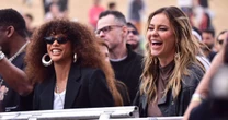 Paolla Oliveira e Taís Araújo, rivais em 'Vale Tudo', esbanjam sintonia no The Town; confira os looks estilosos das atrizes!