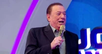Raul Gil foi diagnosticado com diverticulite e desidratação, aponta boletim médico
