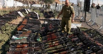 Israel intensifica bombardeios contra o Hezbollah no Líbano e pressiona por desarmamento
