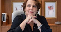 Portadora de doença delicada, Ana Beatriz Nogueira é internada às pressas no Rio