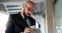 Super-ricos pagam menos Imposto de Renda que classe média desde 2009, revela estudo inédito