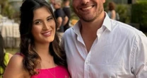 Discreta, filha de Bonner e Fátima Bernardes surge em clique raro com o namorado