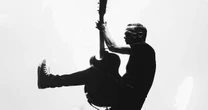 Bryan Adams critica Donald Trump em nova música de protesto