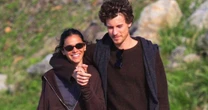 'Bruna Marquezine está vivendo muito': detalhe nas costas de Shawn Mendes alimenta teoria dos fãs sobre o casal. 'São fogosos'