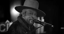 LUTO! Cantor D'Angelo morre aos 51 anos e causa é revelada pela família