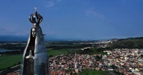Por que Nossa Senhora Aparecida é a santa padroeira do Brasil e 12 de outubro se tornou feriado nacional?