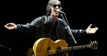 Richard Ashcroft reage a viral de fã que 'shazamou' seu maior hit