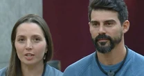 'Power Couple': Participantes tiram a máscara e detonam Carol por trás