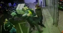 Vídeo: Motoboy sofre tentativa de homicídio na região metropolitana de Porto Alegre