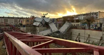 'Mini-tornado' arrasta guindastes, mata um homem e deixa 'cenário de guerra' nos arredores de Paris
