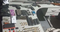 Sítio em Gravataí vira alvo de operação: Brigada Militar prende dupla e arsenal escondido
