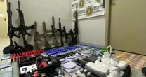 Arsenal de Guerra com fuzis 7.62 e 5.56: BM estoura esconderijo e prende 2 pessoas em Passo Fundo