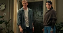 Brick é perfeito para os fãs de Zack Snyder: Filme de suspense da Netflix tem casal da vida real