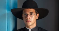 Rodrigo Lelis revela devoção após estrear como padre Bida em Guerreiros do Sol: 'Durante a preparação'
